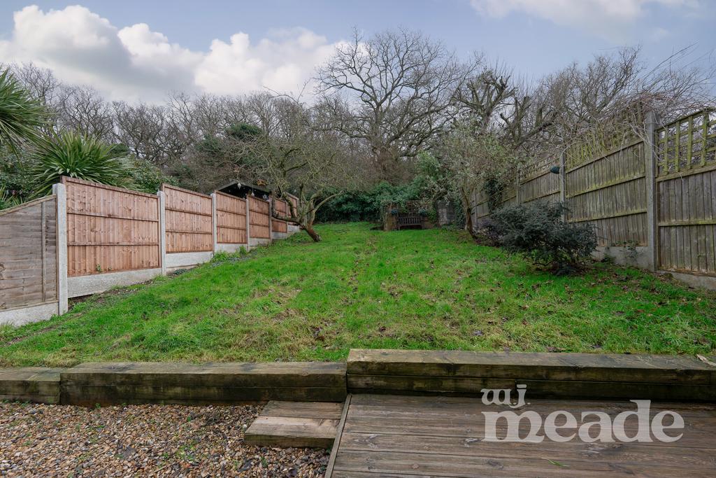 Underwood Road, Chingford, E4 3 bed semidetached house £700,000
