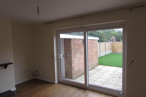 2 bedroom terraced house to rent, Venner Avenue, Northwood, Cowes, Isle Of Wight, PO31