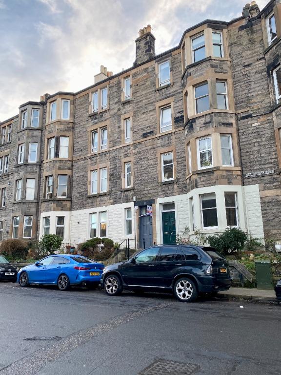 Meadowbank Crescent, Meadowbank... 2 bed flat £1,150 pcm (£265 pw)