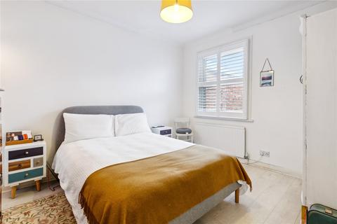 2 bedroom maisonette to rent, Brentford, Middlesex