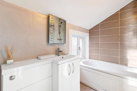 2 bedroom maisonette to rent, Eastbourne Road, Brentford, Middlesex