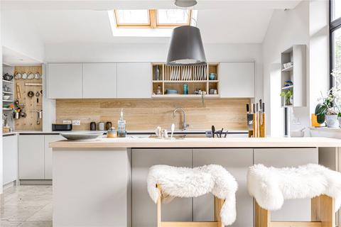 30 York Avenue, London, SW14 7LG