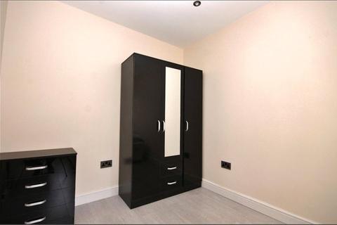 1 bedroom in a house share to rent - Albain Crescent, Ashford, TW15