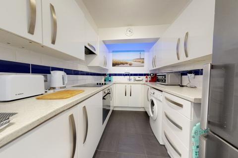 2 bedroom apartment to rent - Little Preston Street