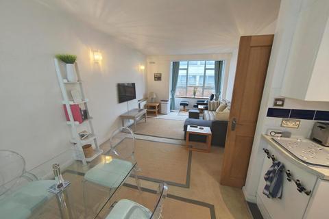 2 bedroom apartment to rent, Little Preston Street
