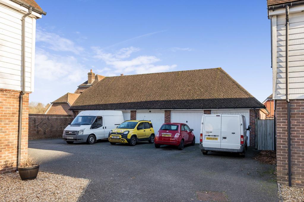 Garage/Parking