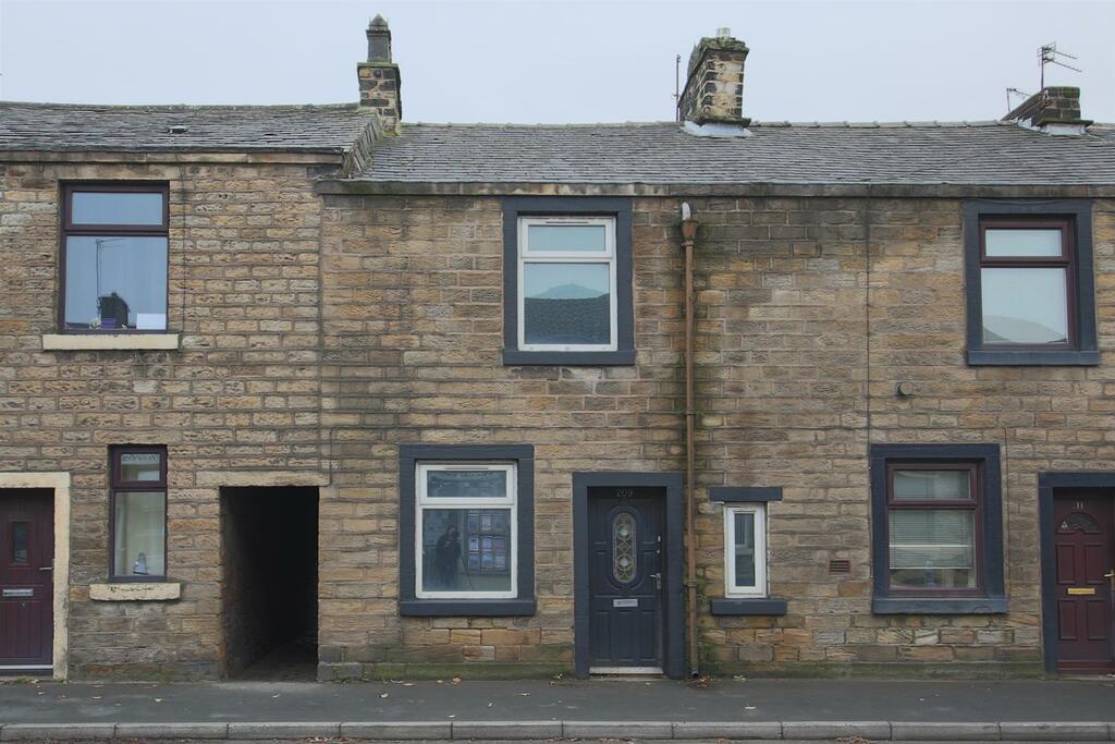Rochdale Road, Firgrove, Rochdale 2 bed terraced house £895 pcm (£207 pw)