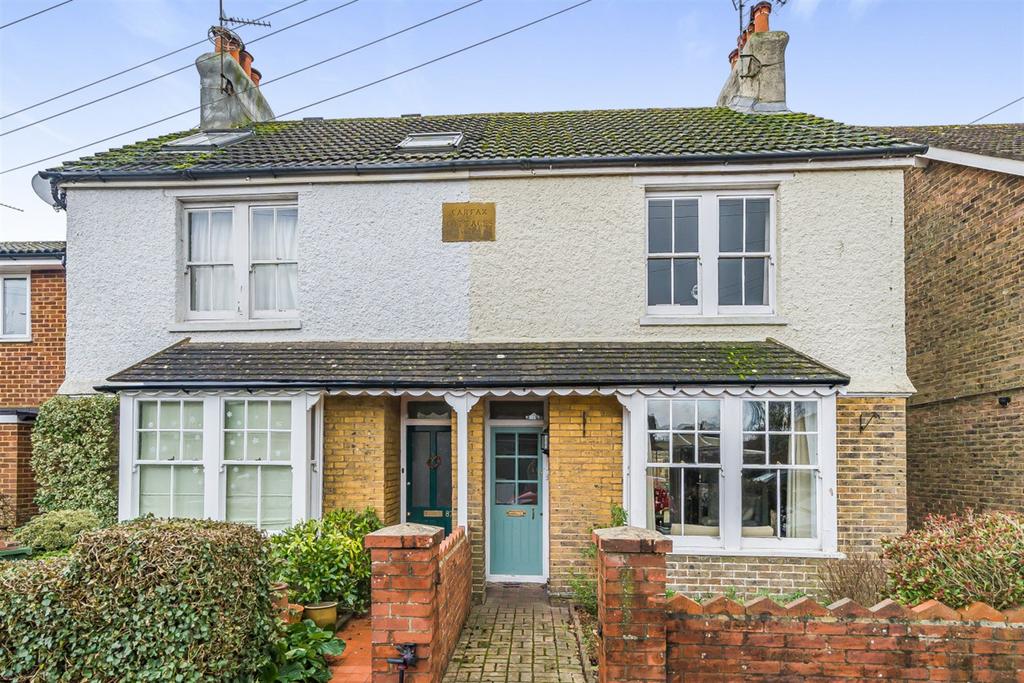 Swindon Road, Horsham, RH12 3 bed semidetached house £475,000