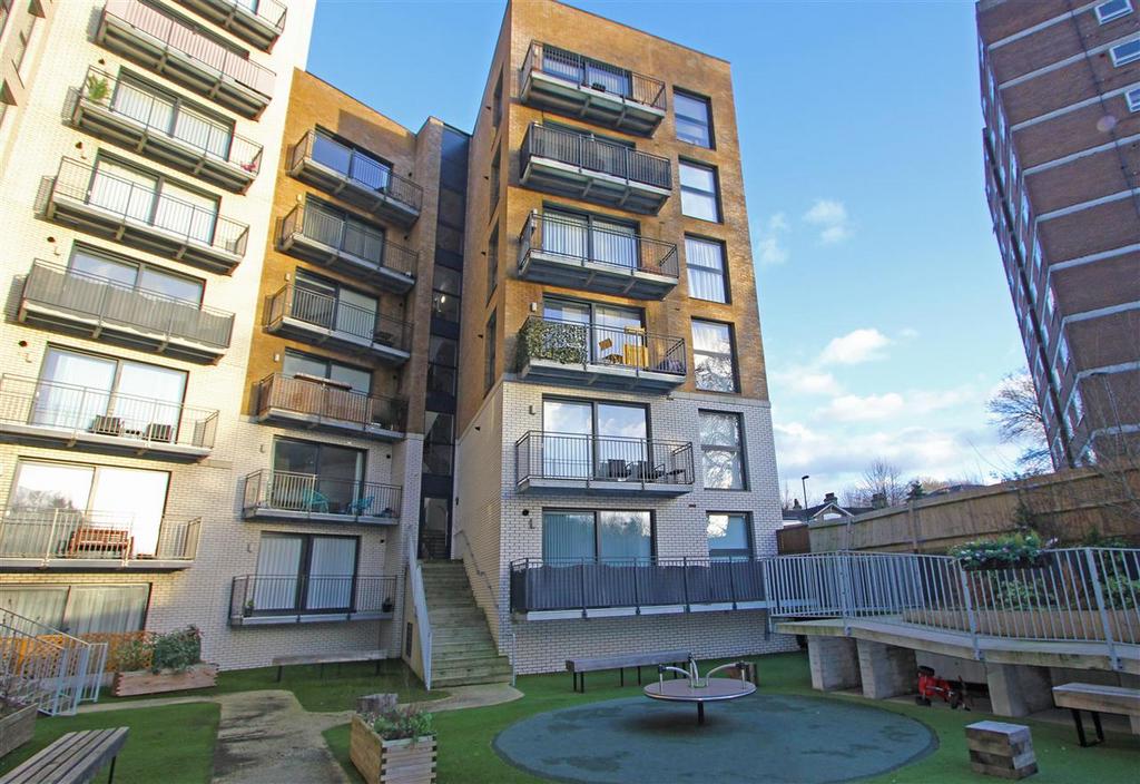 The Waldrons, Croydon 2 bed apartment £400,000