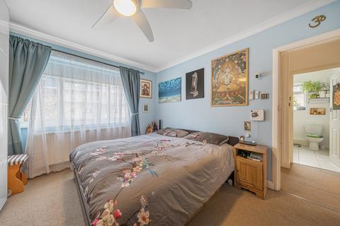 2 bedroom maisonette for sale - Grove Crescent, Kingston Upon Thames, KT1