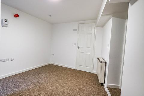 1 bedroom in a house share to rent, Room A 8-10 Hill Street Haverfordwest SA61 1QF