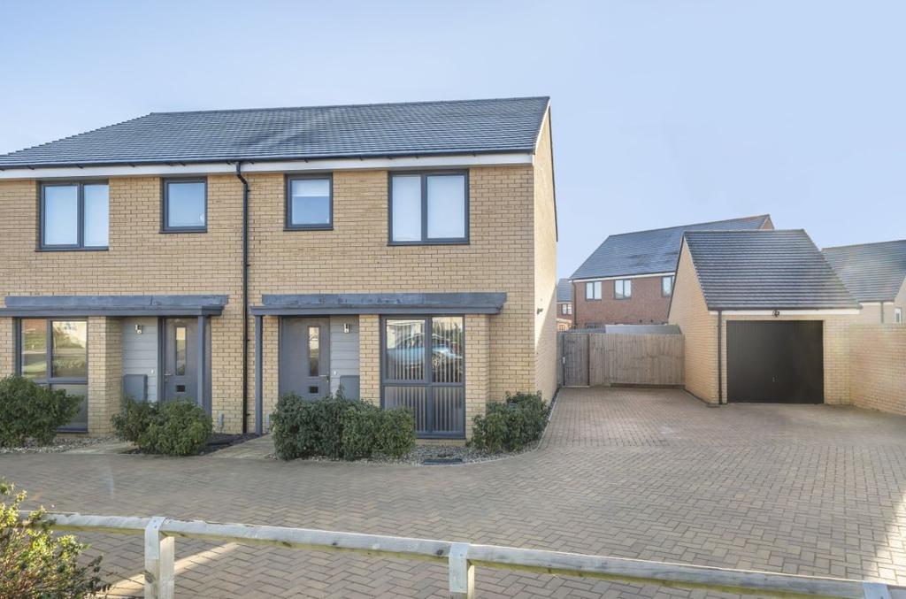 Burgoyne Avenue, Wootton, Bedford 3 bed semidetached house £350,000