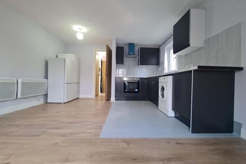 1 bedroom flat to rent, Harp Island Close, London, NW10