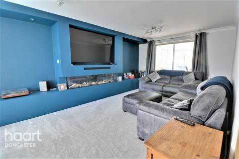 8 Burns Way, Balby, Doncaster, DN4 0XG