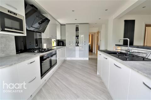 8 Burns Way, Balby, Doncaster, DN4 0XG