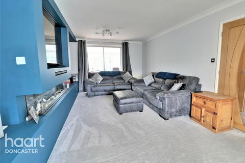 8 Burns Way, Balby, Doncaster, DN4 0XG