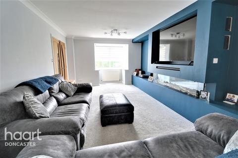 8 Burns Way, Balby, Doncaster, DN4 0XG