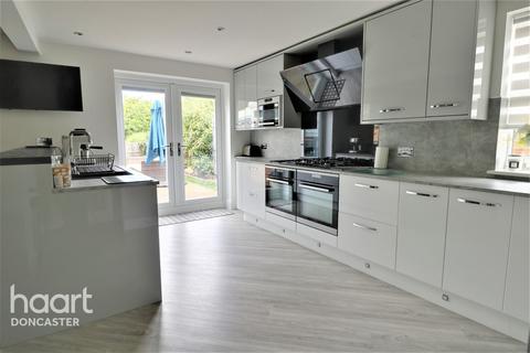 8 Burns Way, Balby, Doncaster, DN4 0XG