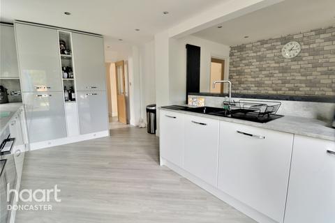 8 Burns Way, Balby, Doncaster, DN4 0XG