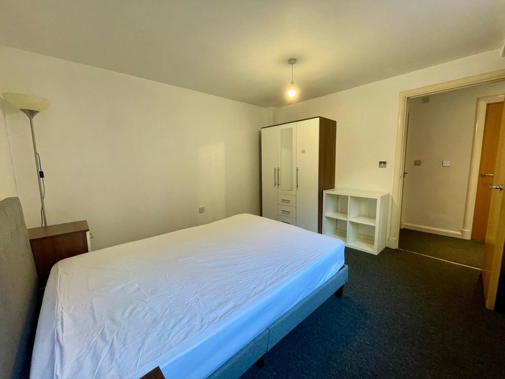 Bedroom2.3