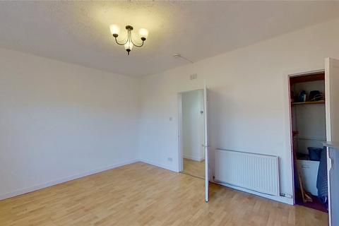 2 bedroom flat to rent, (1f1) Moat Drive, Edinburgh, EH14