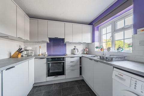 21 Arthur Close, Bagshot, GU19 5QT