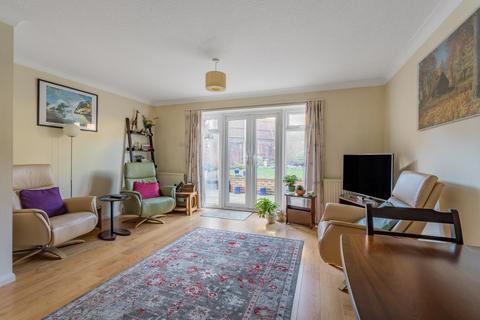 21 Arthur Close, Bagshot, GU19 5QT