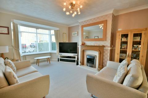 3 bedroom semi-detached house for sale - Oakfield Road, Whickham