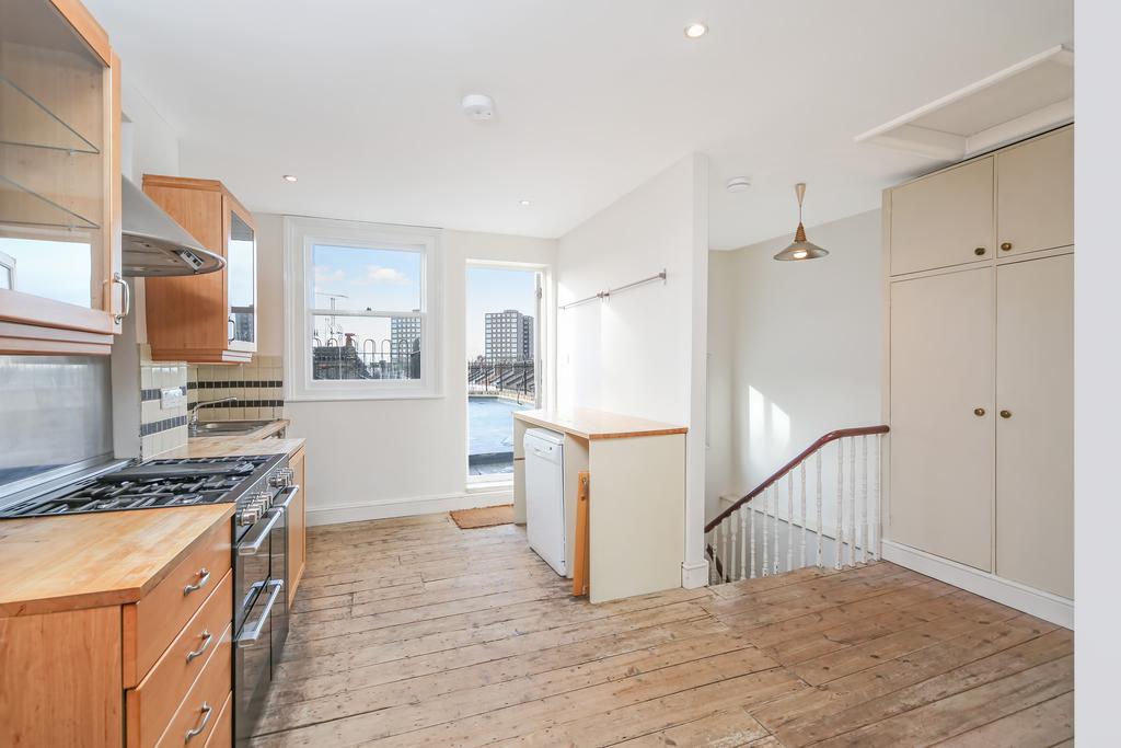 Rylston Road, London, SW6 2 bed flat £2,383 pcm (£550 pw)