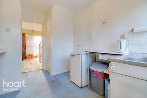 97 Bramble Road, Leigh-on-sea, SS9 5HA
