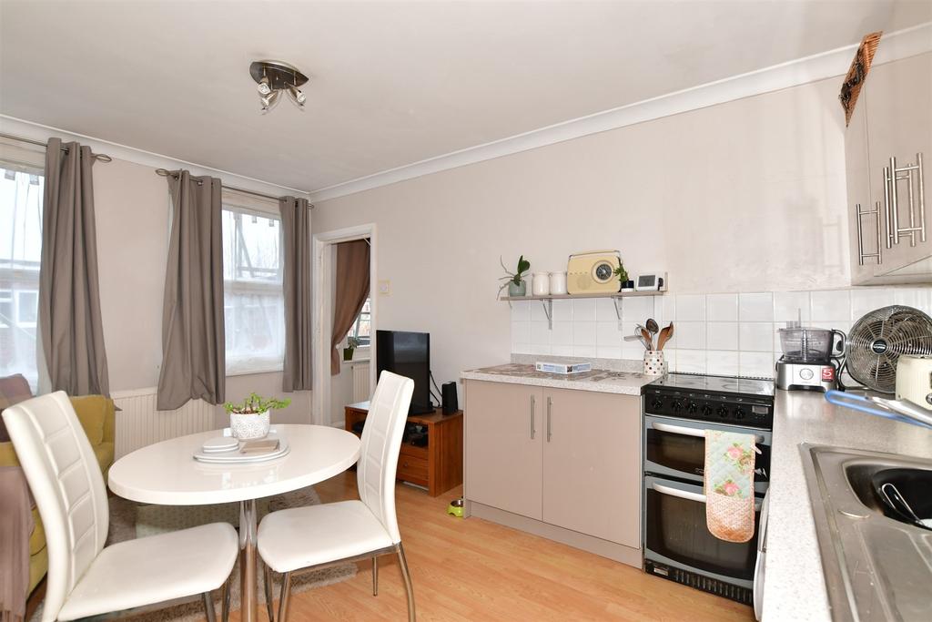 Lounge/ Kitchen