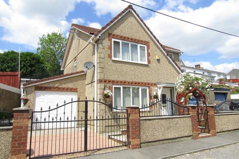 3 bedroom detached house for sale - Aberclydach Place, Clydach, Swansea, City And County of Swansea.