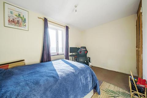 2 bedroom apartment to rent, Manorsfield Road,  Bicester,  OX26