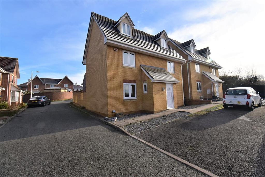 Drake Road, Chafford Hundred 4 bed detached house - £550,000