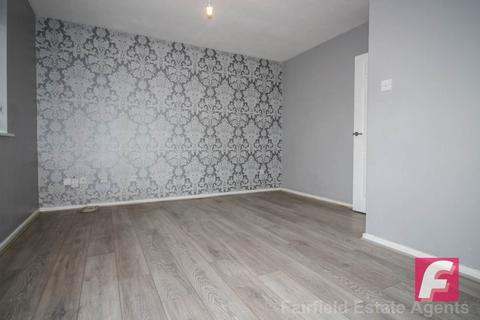 2 bedroom flat to rent, Turnberry Court, South Oxhey