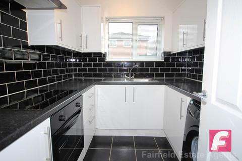 2 bedroom flat to rent, Turnberry Court, South Oxhey