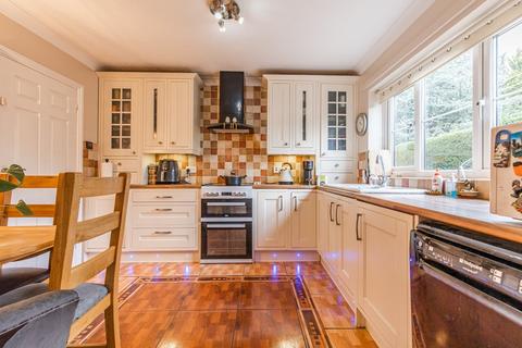 4 bedroom detached house for sale - Wretham