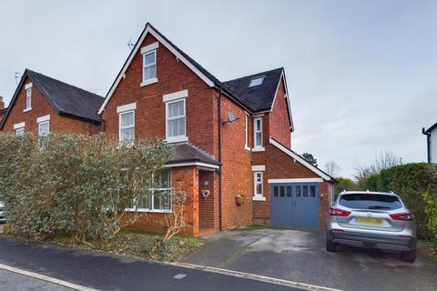 35 Leighton Road, Uttoxeter, ST14 8BL