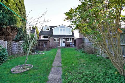 4 bedroom chalet for sale - Hillview Road, Hythe