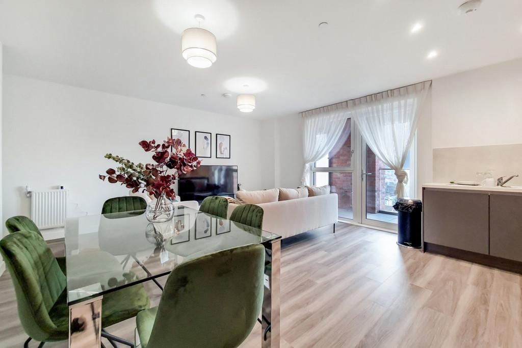 Green Street, London 3 bed flat for sale £620,000