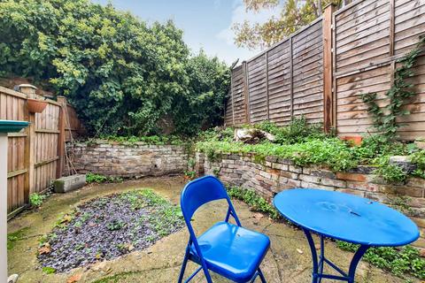 1 bedroom flat to rent, Lewisham Road, Greenwich, London, SE13