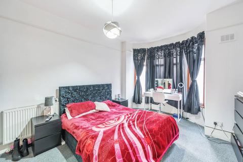 8 Bensham Manor Road, Thornton Heath, CR7 7AA