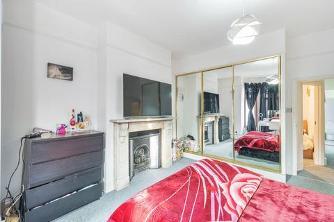 8 Bensham Manor Road, Thornton Heath, CR7 7AA