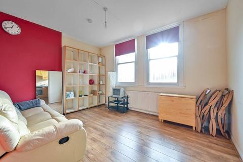 3 bedroom flat to rent - PALACE ROAD, Streatham Hill, London, SW2