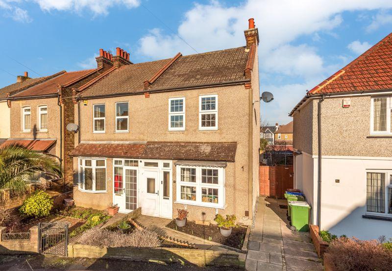 Woodside Crescent, Sidcup 2 bed semidetached house for sale £450,000