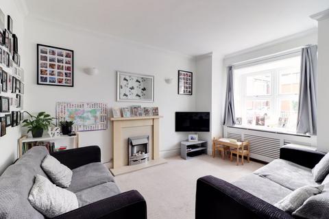 29 Woodside Crescent, Sidcup, DA15 7JJ