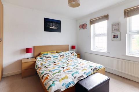 29 Woodside Crescent, Sidcup, DA15 7JJ