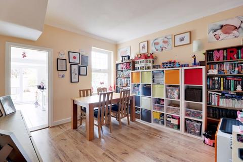 29 Woodside Crescent, Sidcup, DA15 7JJ