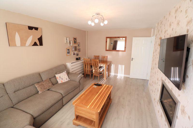 Kedleston Close, Whitehouse Farm, StocktonOnTees, TS19 0QW 2 bed