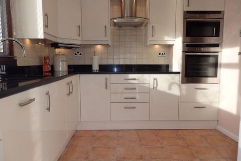 3 bedroom property with land for sale, Radstock Way, Redhill